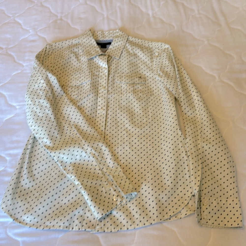 Women’s Tommy Hilfiger cream and navy polka-dotted blouse, size small